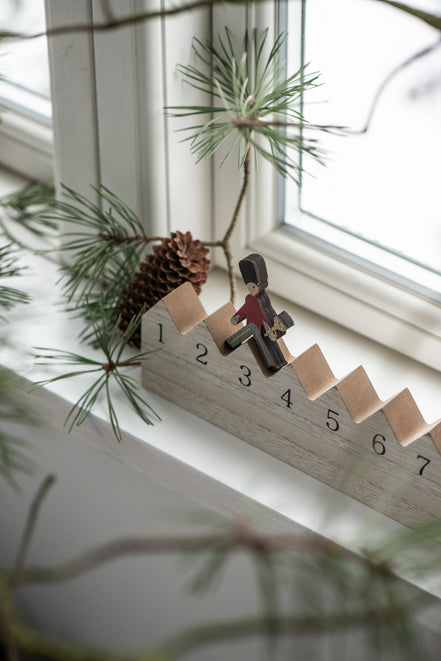 1-24 Walking Guard Advent Calendar