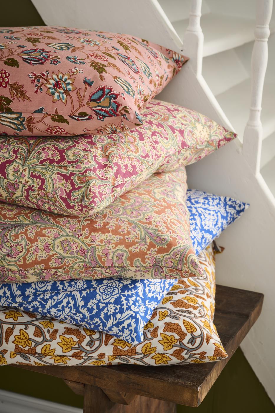 Cushion cover Alicia raspberry w/paisley pattern