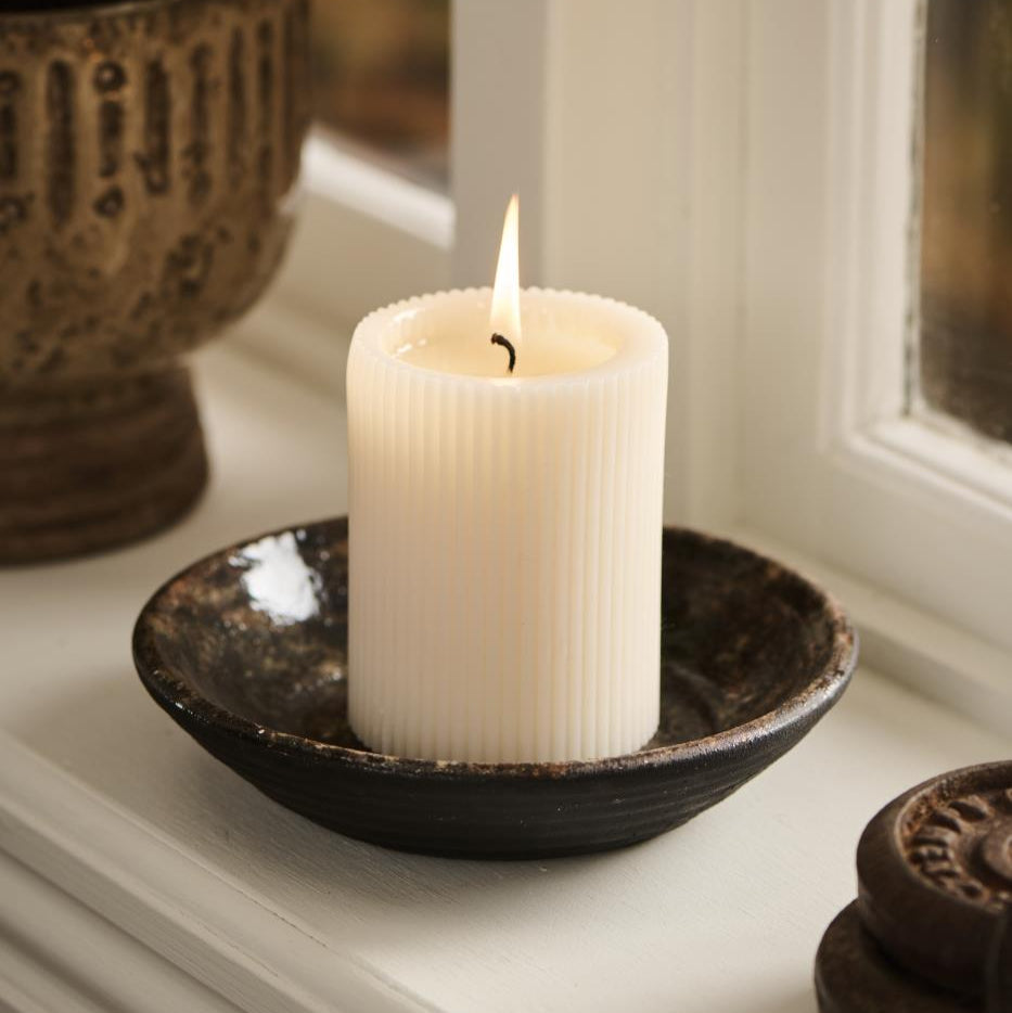 Pillar candle grooved paraffin white