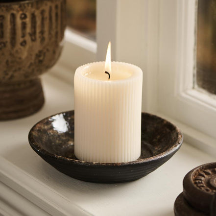 Pillar candle grooved paraffin white