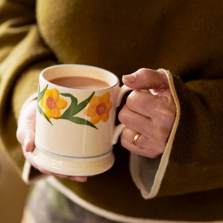 Flowers Windblown Daffodils 1/2 Pint Mug