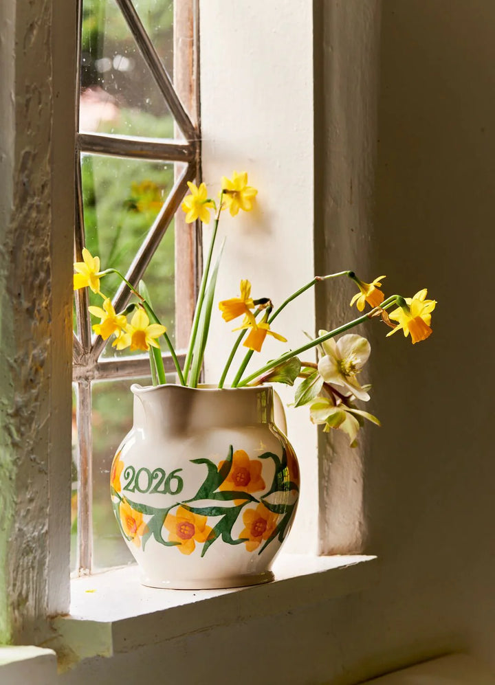 Flowers Windblown Daffodils Classic Vase