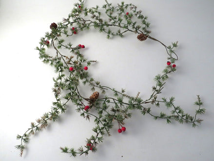 Garland with Red Berries 105cm