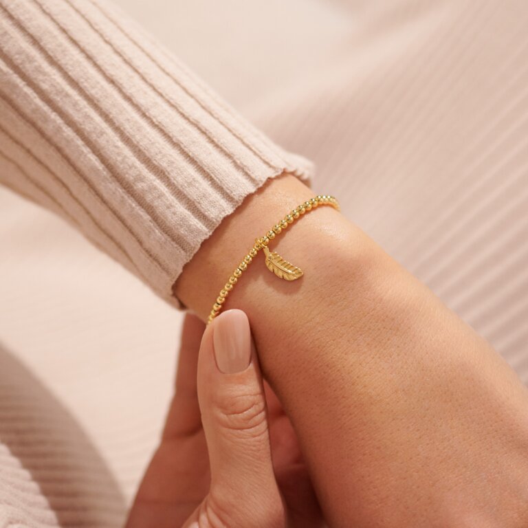 Gold A Little|Feathers Appear Bracelet