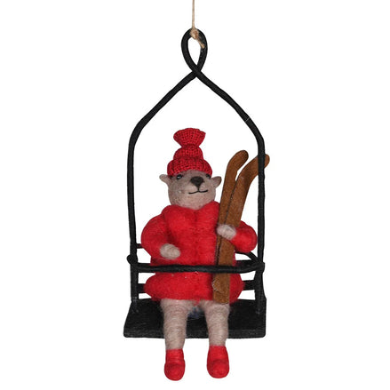 Hanging Toby Ready to Après Ski