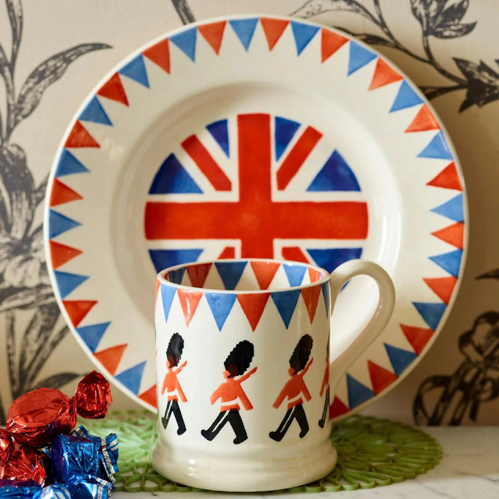 London Icons Union Jack Truly Great 8 1/2" Plate