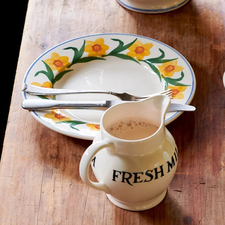 Flowers Windblown Daffodils Medium Dinner Plate 8.5 inch