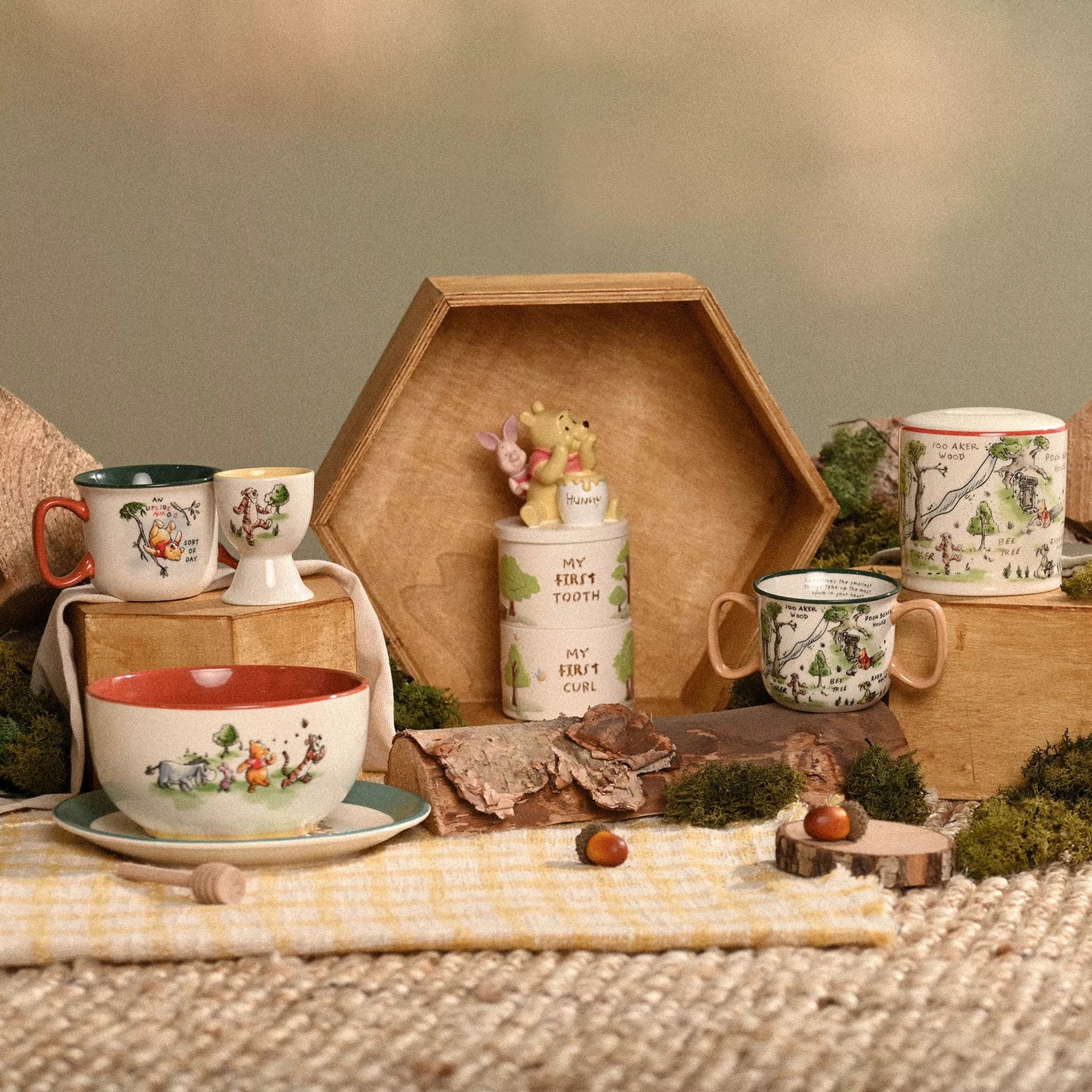 Winnie the Pooh Tooth/Curl Trinket Box