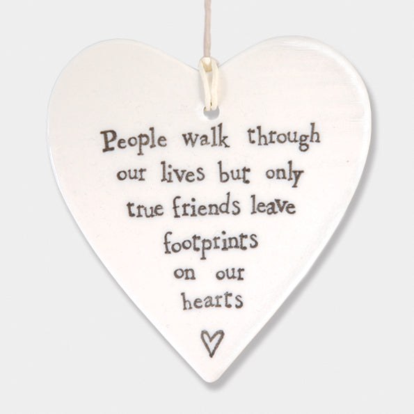 Porcelain round heart - People walk