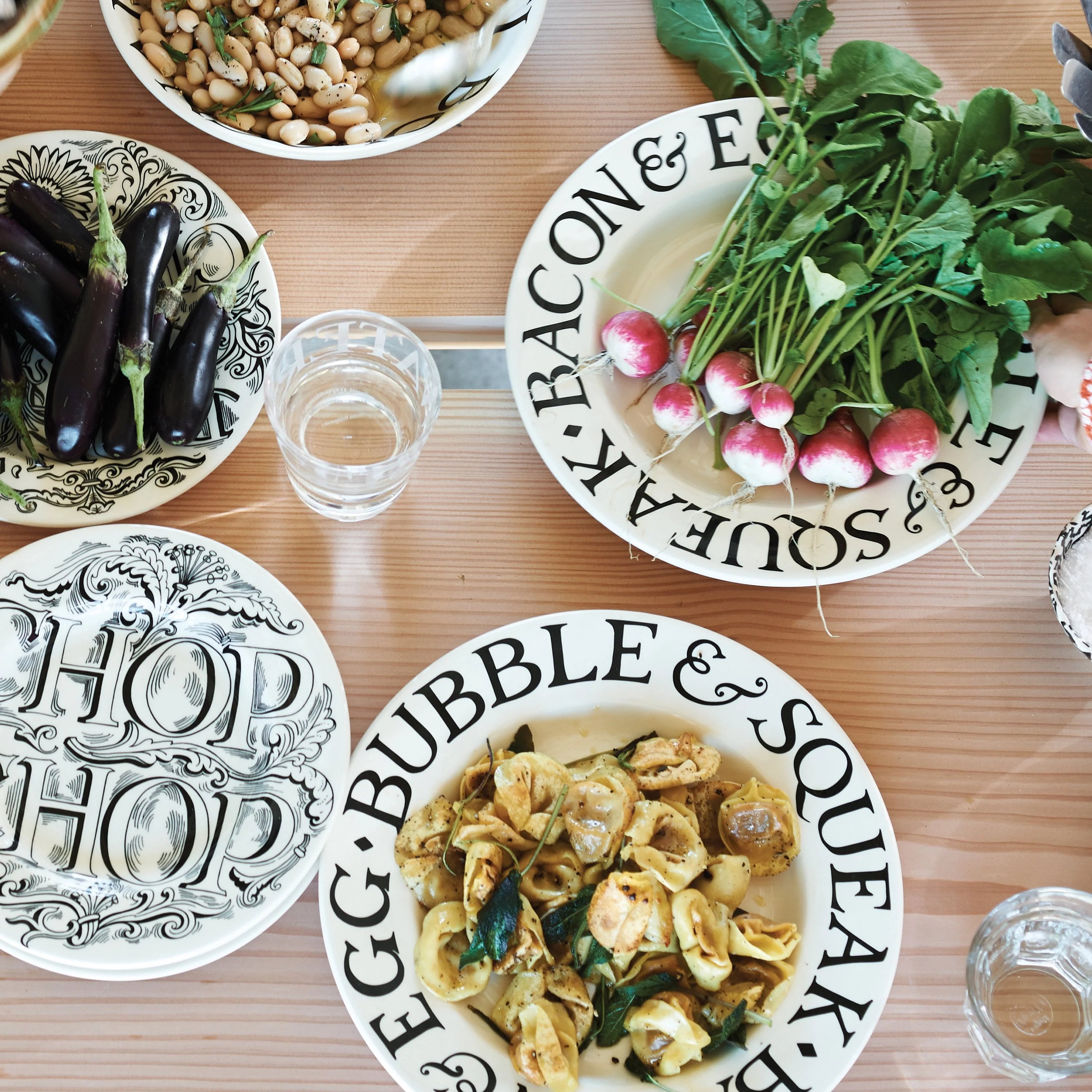 Black Toast Bacon & Egg 10 1/2 Inch Plate